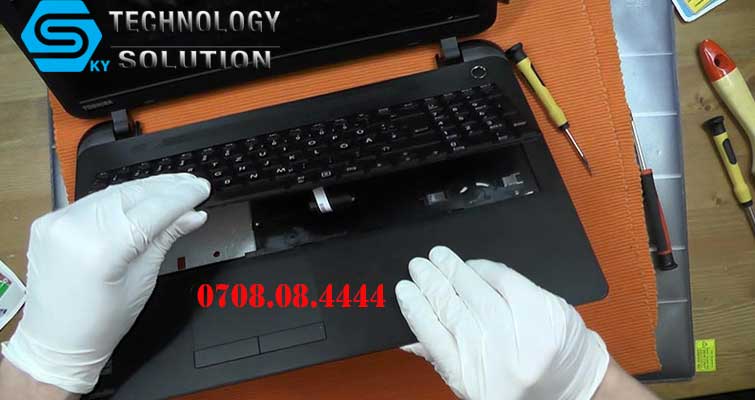mua-ban-ban-phim-laptop-tai-quan-lien-chieu-skytech.company-1