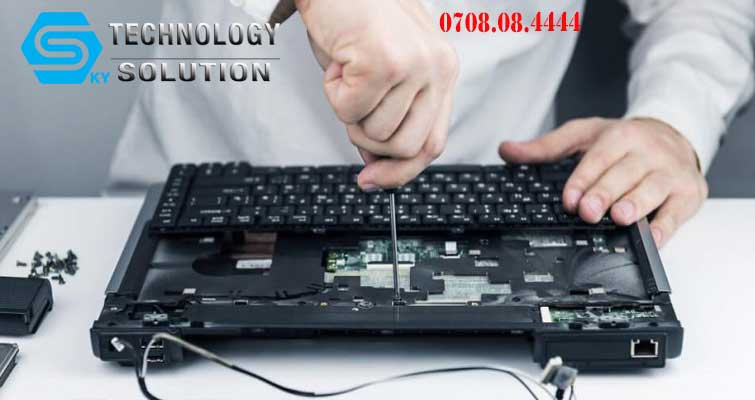 trung-tam-sua-chua-ban-phim-may-tinh-gia-re-quan-son-tra-skytech.company-1